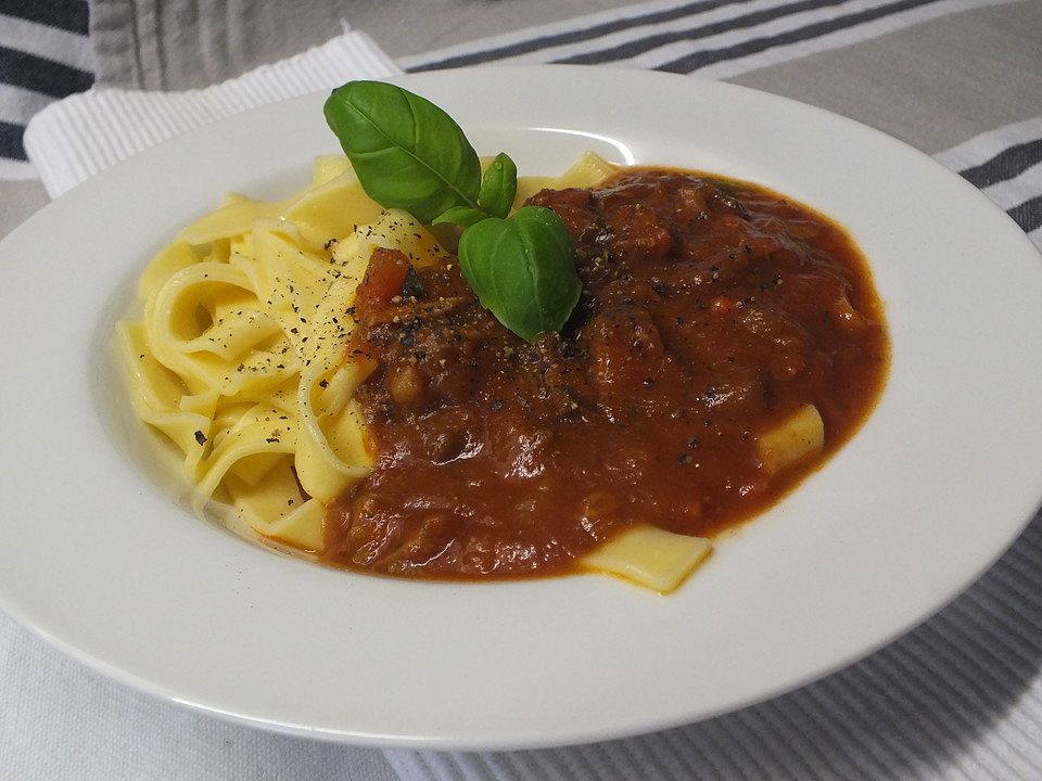 Bolognese-Ragout mit verschiedenen Fleischsorten von catweatzle| Chefkoch