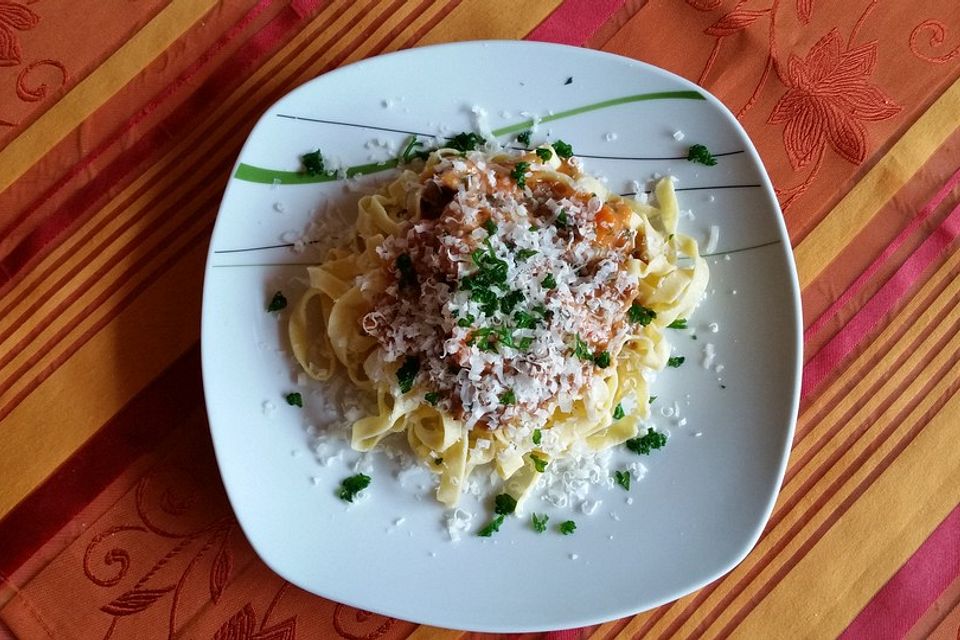 Bolognese-Ragout mit verschiedenen Fleischsorten