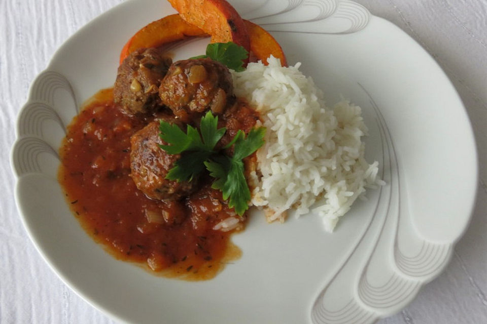 Mexikanische Hackbällchen in würziger Sauce