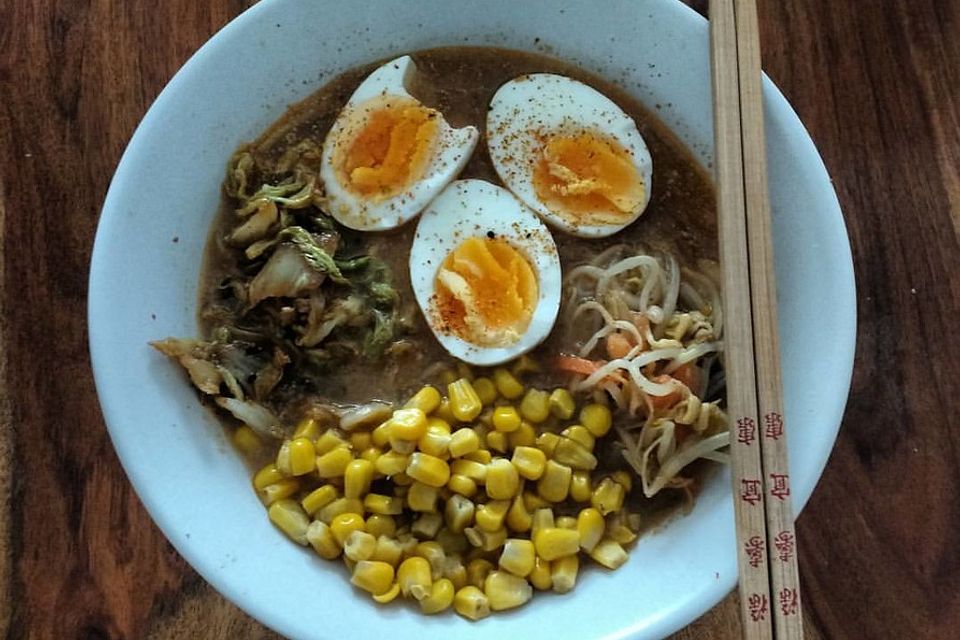 Vegetarische Ramen mit Ingwer, Knoblauch und Chili