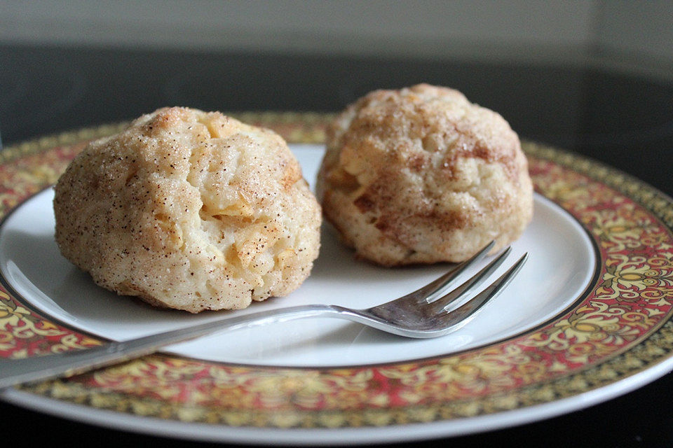 Apfel-Quark-Bällchen mit Zucker-Zimtkruste