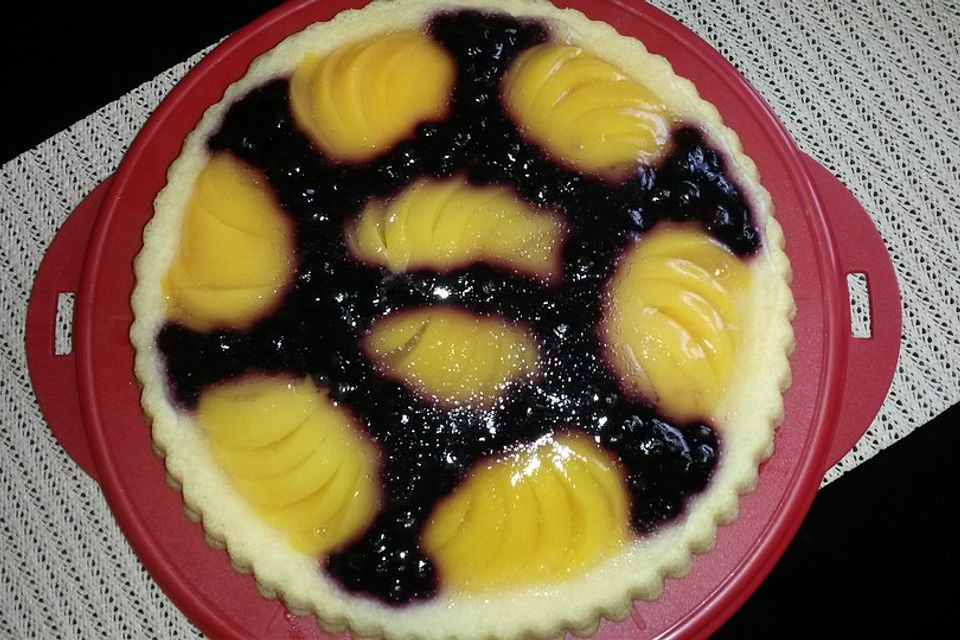 Pfirsich-Heidelbeer-Torte mit Obstboden