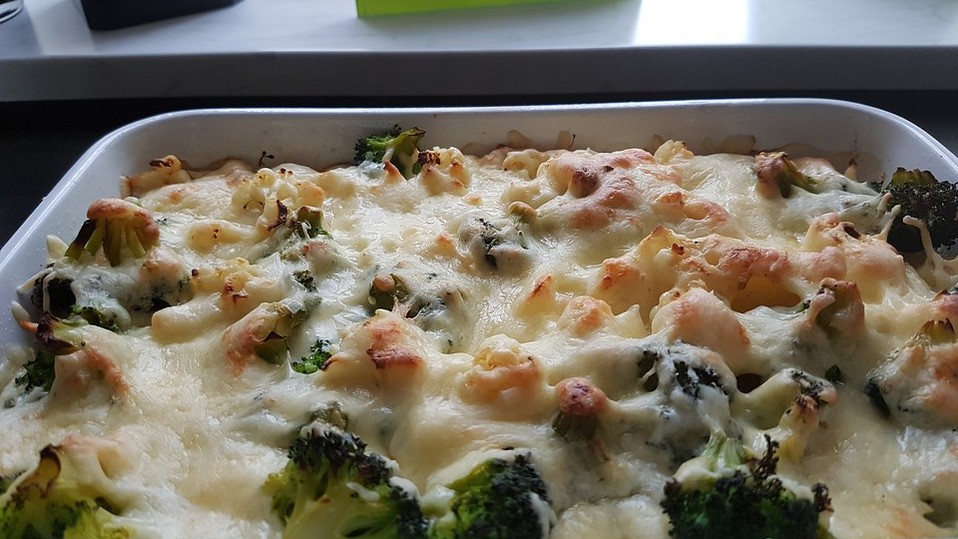 Blumenkohl-Brokkoli-Lasagne mit Zitronen-Käsesauce von Pfoetchen75