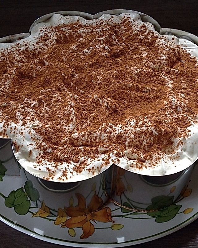 Sinas Mandel-Nuss-Kuchen mit Mandarinen und Sahne