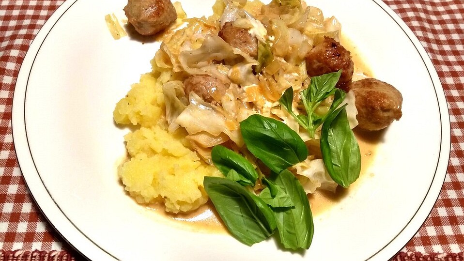 Spitzkohl-Bratwurst-Pfanne von McMoe