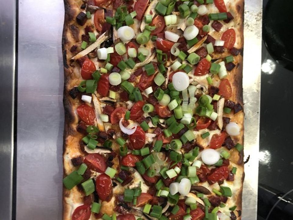 Feuriger Flammkuchen mit Chorizo von Cheerbakery| Chefkoch