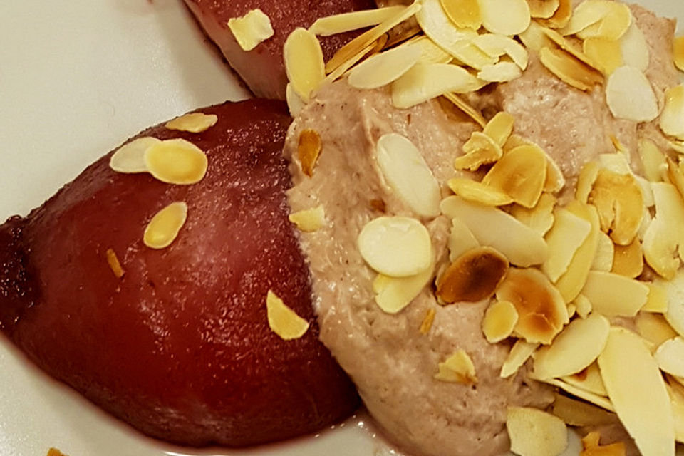 Rotweinbirnen mit Wein-Schoko-Sahne