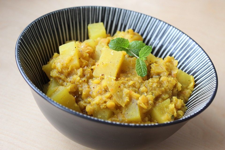 Gelbe Bete-Linsen-Curry