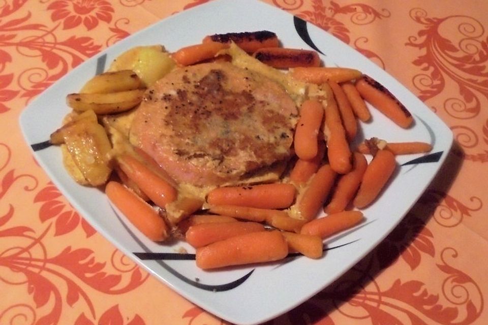 Fleischwosch-Schnitzel met Brootädäpppel un gebroodene Fingermürcher