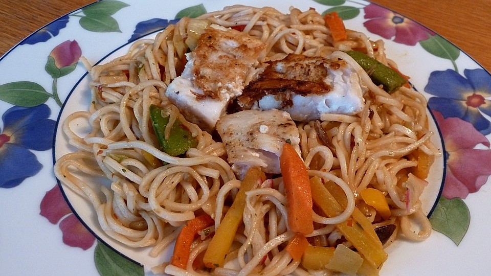 Schnelle Mie Nudel Fisch Pfanne Von Lowewip Chefkoch 