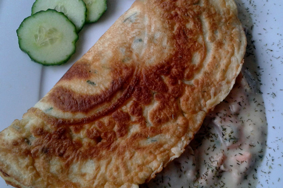 Pfannkuchen mit Lachs und Champignons