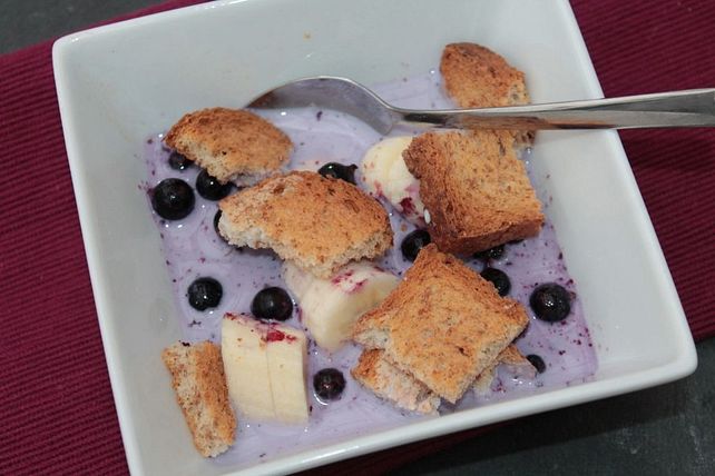 Bananen-Beeren-Zwieback-Müsli von patty89| Chefkoch