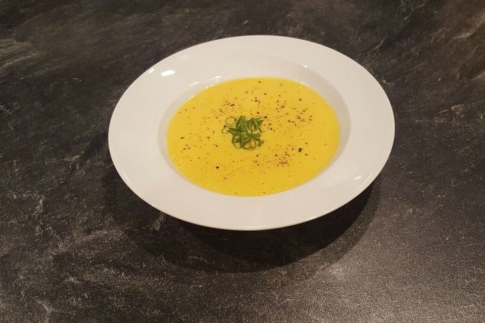 Hausgemachte Karotten-Ingwer-Kokos-Suppe