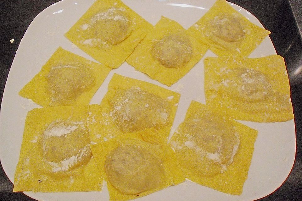 Pilz - Kürbis - Ravioli mit Salbeibutter