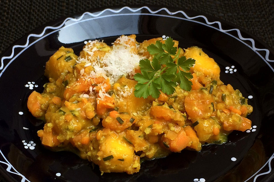 Linsencurry mit Mango und Kokos