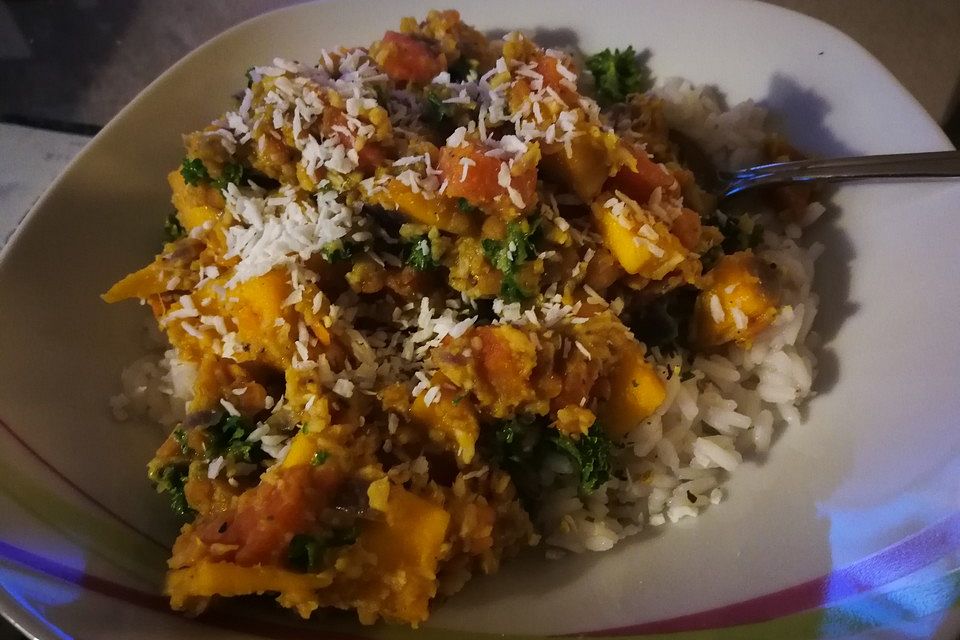 Linsencurry mit Mango und Kokos