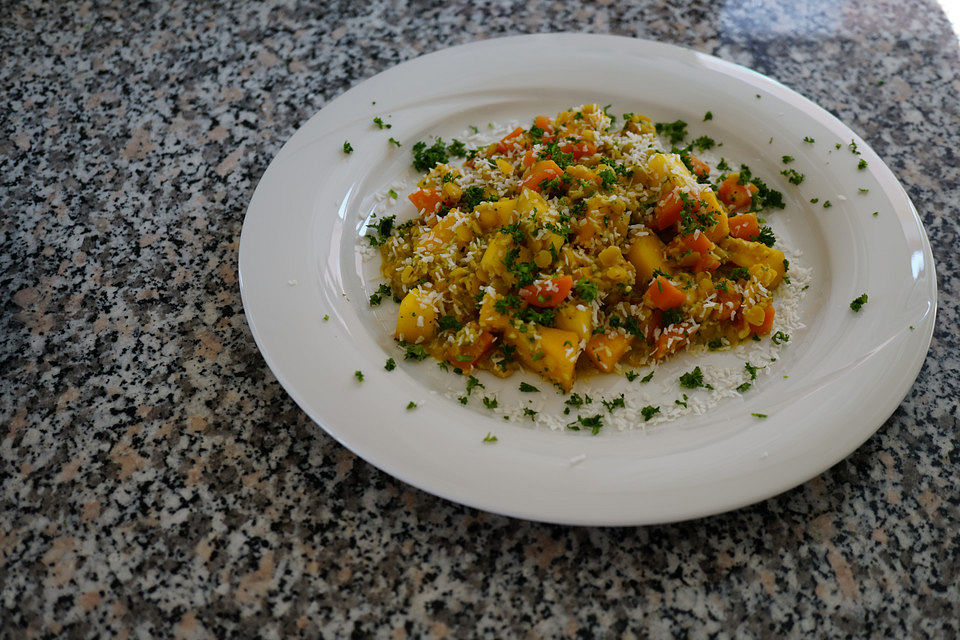 Linsencurry mit Mango und Kokos