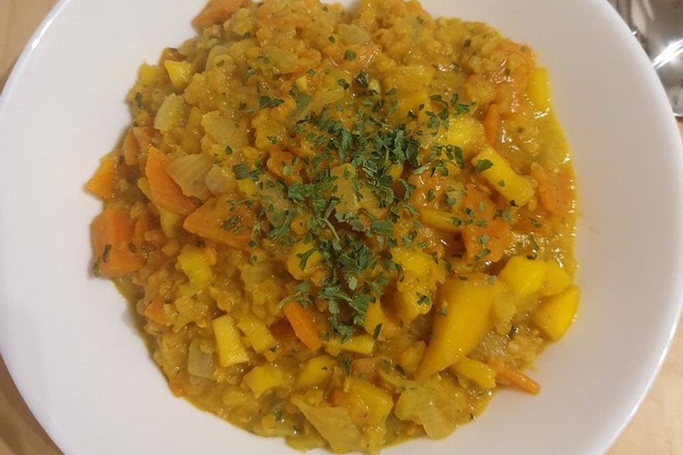 Linsencurry mit Mango und Kokos