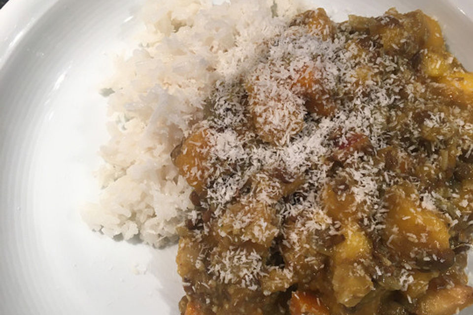 Linsencurry mit Mango und Kokos