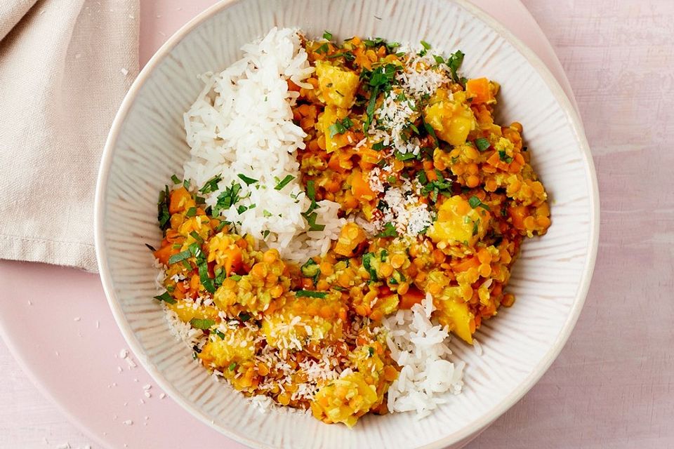 Linsencurry mit Mango und Kokos