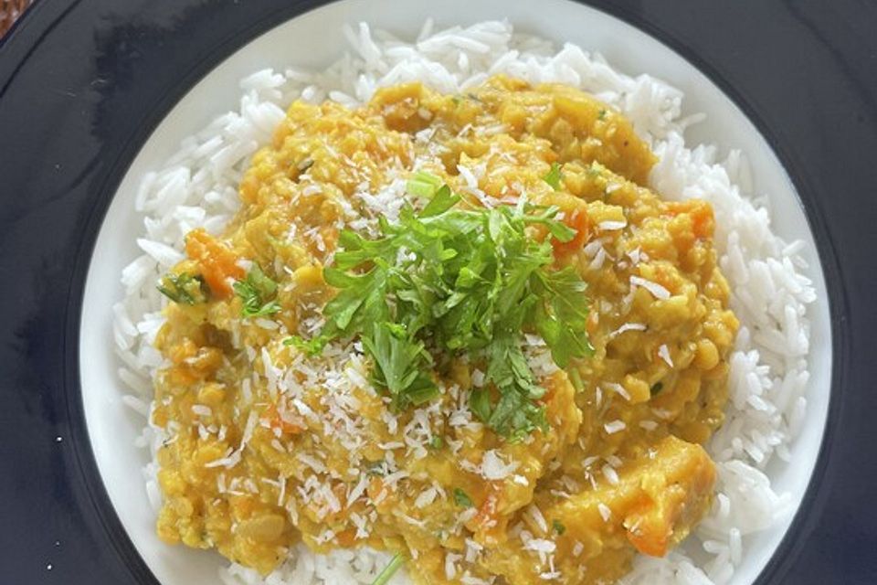 Linsencurry mit Mango und Kokos