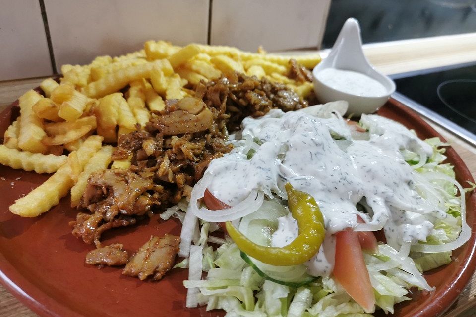 Pom Döner mit selbstgemachtem Dönerfleisch