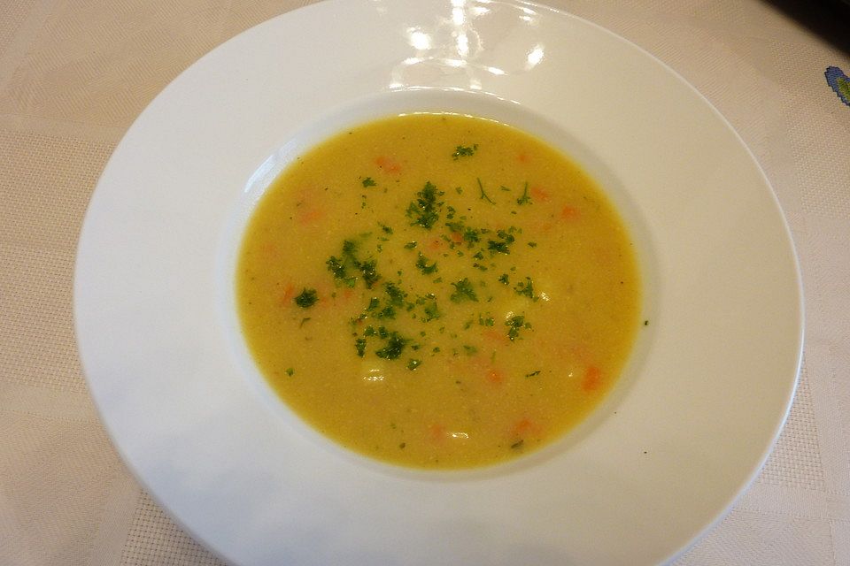 Cremige Kartoffelsuppe mit Möhren