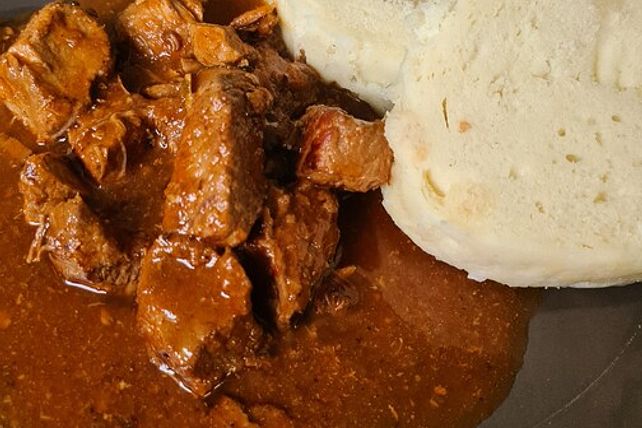 Böhmisches Rindergulasch mit Knödeln von McMoe| Chefkoch