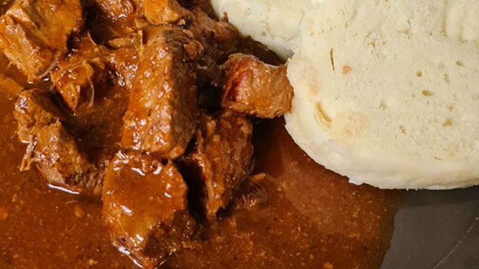 Böhmisches Rindergulasch mit Knödeln von McMoe