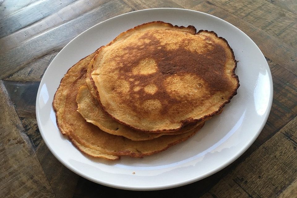 Pfannkuchen aus Kichererbsenmehl mit Banane