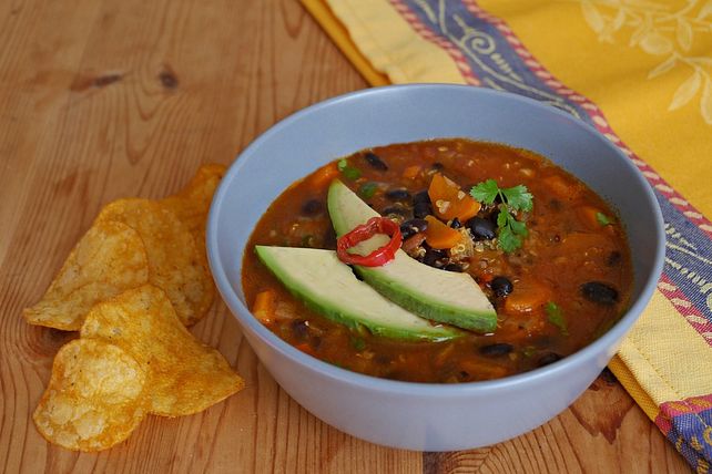 Schwarze Bohnensuppe mit Tomaten und Quinoa von ars_vivendi| Chefkoch