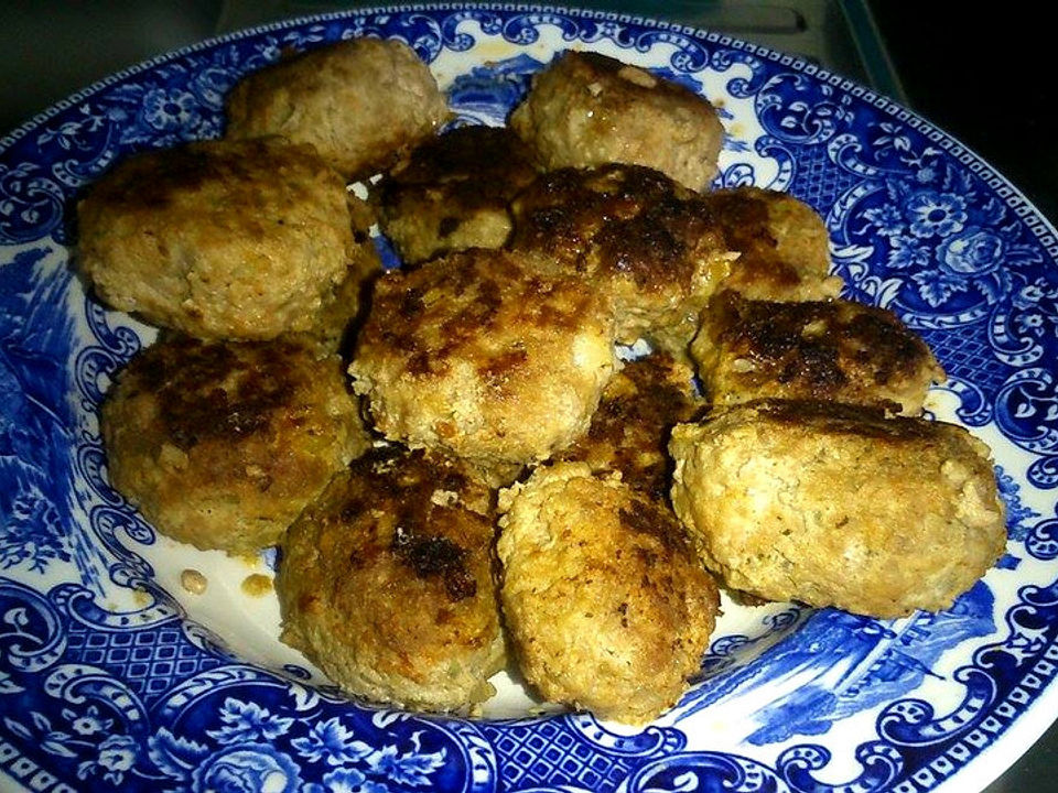 Buletten aus Rinderhackfleisch mit Kräuterfrischkäse von GittiKlari ...