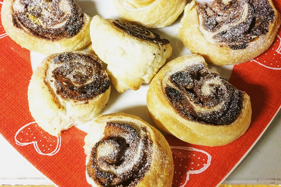 Schnelle Schokoschnecken aus gesammelter Schokolade