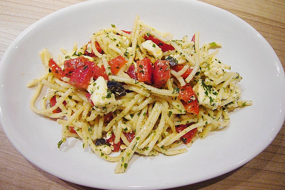 Spaghettisalat mit Paprika