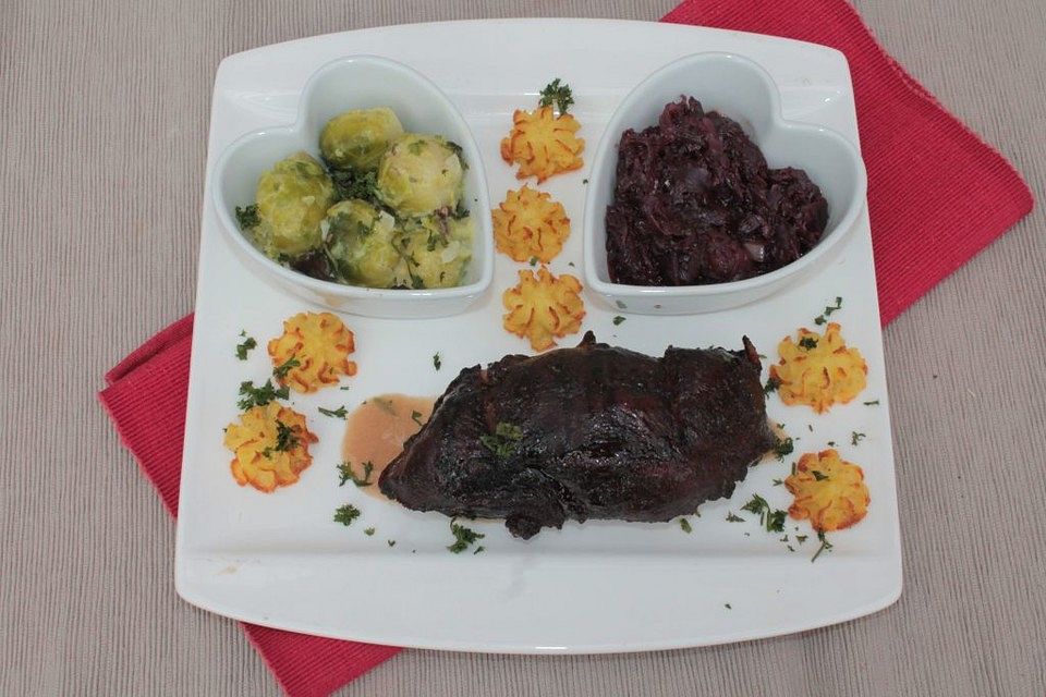 Sahniger Rosenkohl mit Speck und Zwiebeln