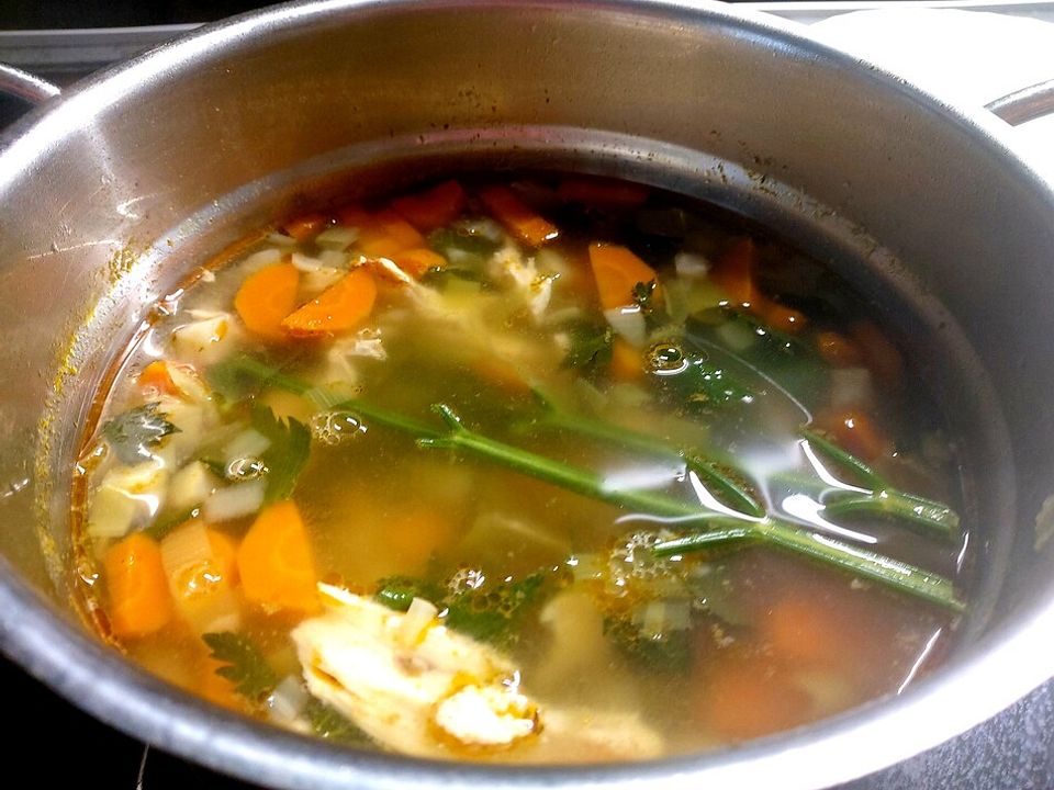 Klare Hühner-Gemüsesuppe ohne Salz von Zebra15| Chefkoch