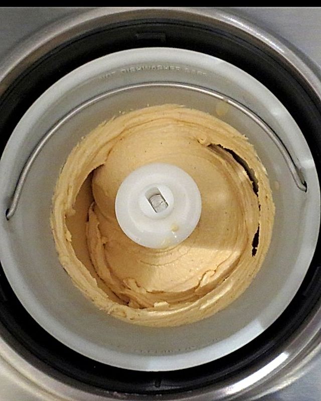 Speiseeis - Grundrezept mit Eismaschine auf der Basis von Vanilleeis
