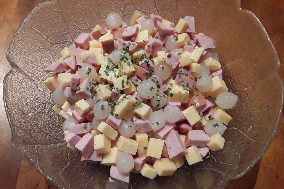 Oma Lottes Glaszwiebel-Fleischsalat