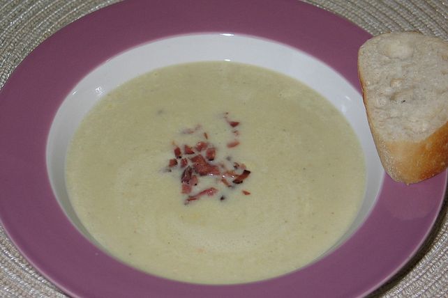 Cremige Topinambursuppe mit knusprigen Speckwürfeln von Lillispatz ...