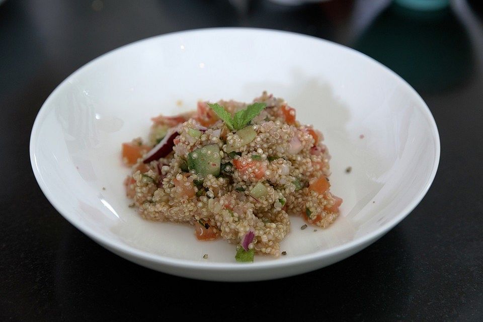 Quinoa Taboulé mit Erdbeeren