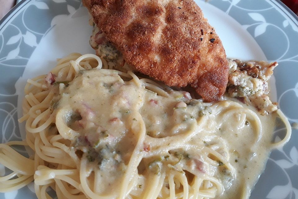 Hühnchen mit Bacon-Alfredo-Füllung