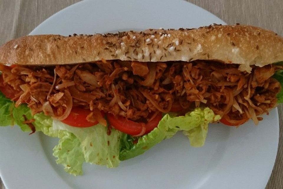 Veganes BBQ-Sub nach Pulled Pork Art