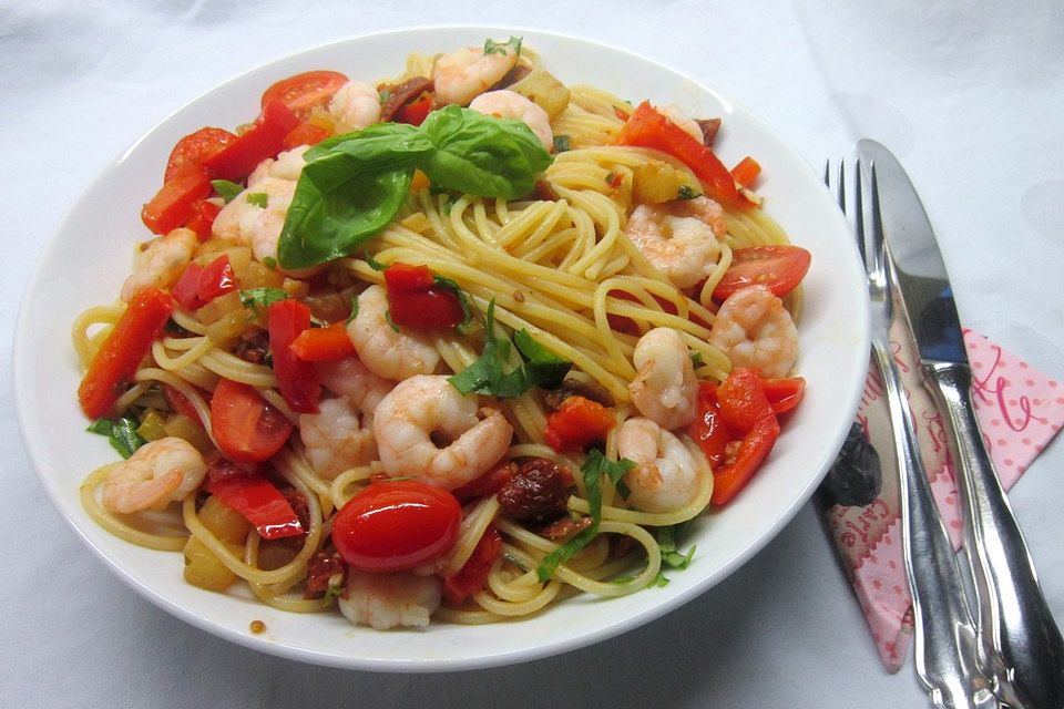 Spaghetti mit Frischkäse-Garnelen-Soße Spaghetti mit Frischkäse-Garnelen-Soße