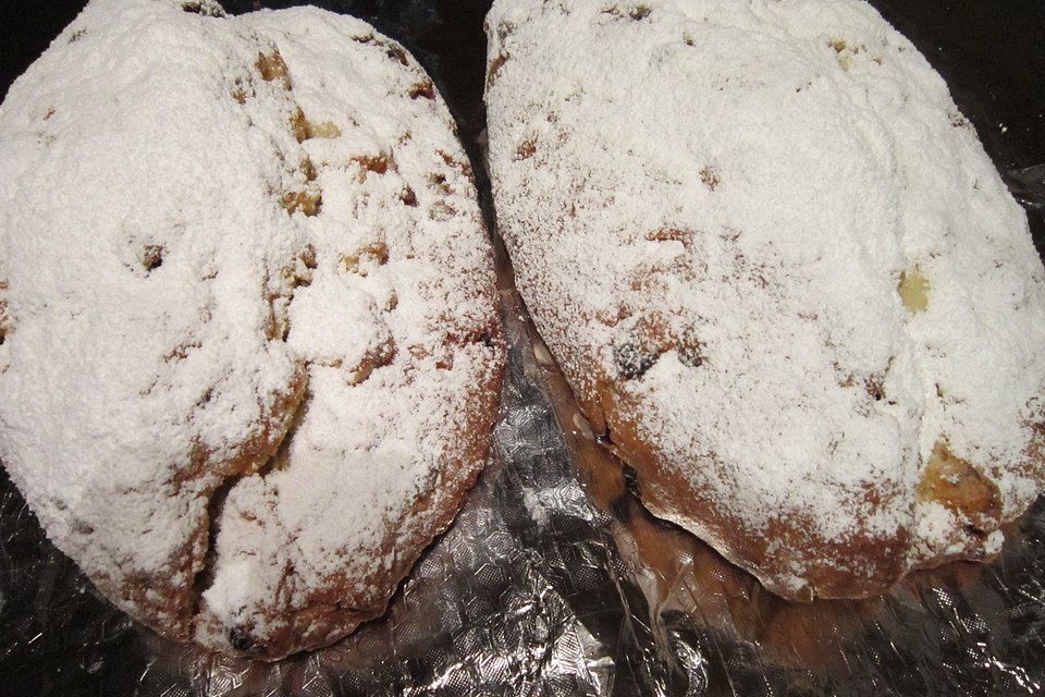 Aprikosen-Quark-Stollen