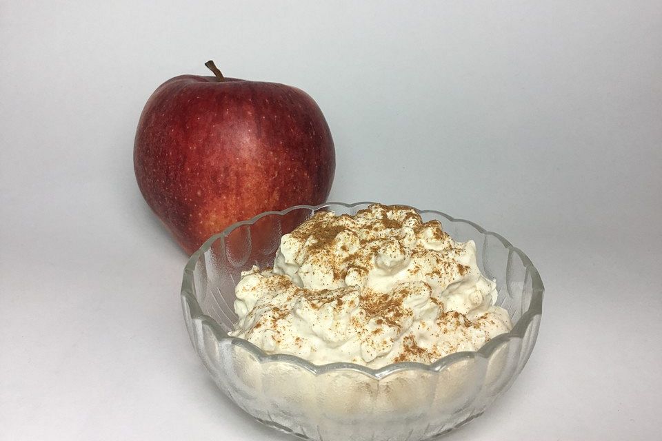 Weihnachtliches Fitness Dessert Apfel-Zimt-Magerquark