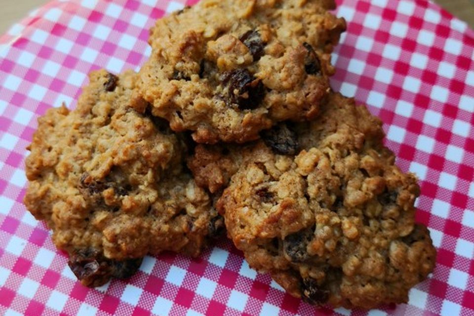 Oatmeal Raisin Cookies