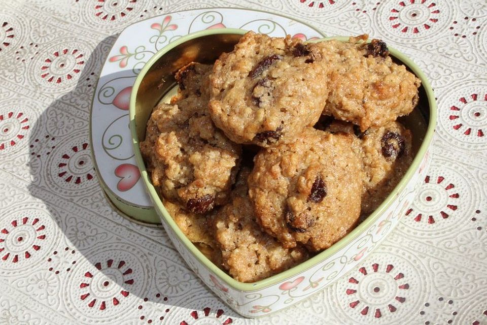 Oatmeal Raisin Cookies