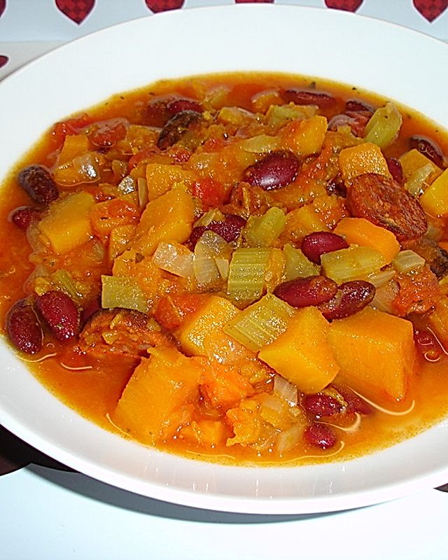 Gemüseeintopf mit Kürbis, Kidneybohnen und Chorizo