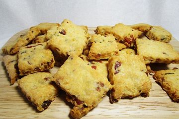 Parmesan-Cracker mit Bacon und Rosmarin