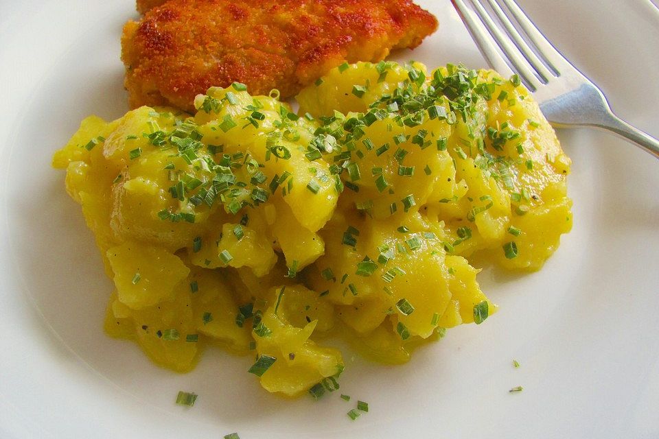 Schwäbischer Kartoffelsalat mit Fleischbrühe